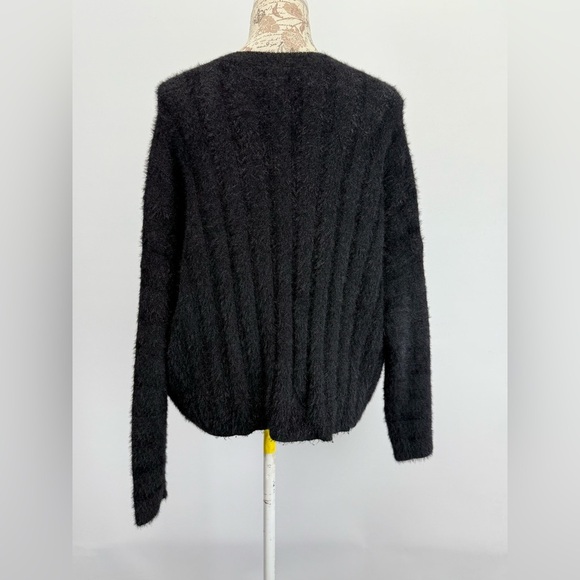 BISHOP & YOUNG Black V-Neck ribbed sweater size M. - Picture 6 of 12